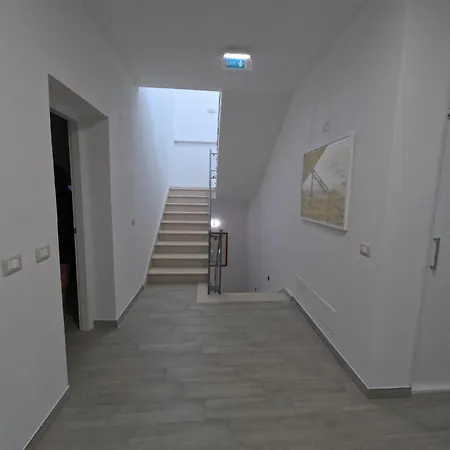 Ranieri לינה וארוחת בוקר 3*